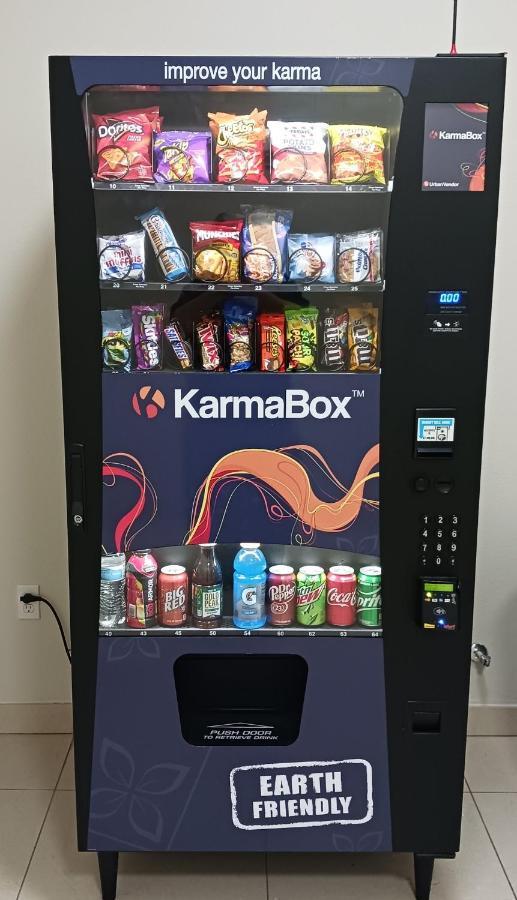 朗维尤红顶套房酒店 外观 照片