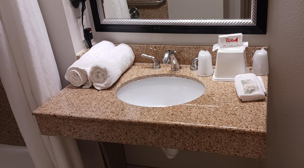 朗维尤红顶套房酒店 外观 照片